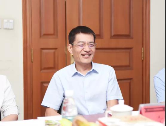 交大安泰EMBA袁主任一行蒞臨社科賽斯暨中國(guó)MBA教育網(wǎng)