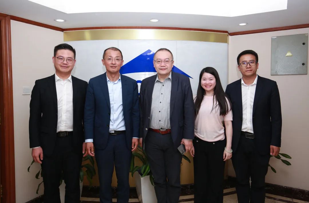 熱烈歡迎法國(guó)布雷斯特商學(xué)院校長(zhǎng)沈岱博士、Clovitis中國(guó)辦公室負(fù)責(zé)人劉彥麟一行來(lái)訪(fǎng)社科賽斯！